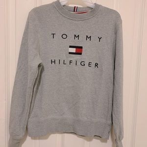 Men’s Tommy Hilfiger sweater size xs